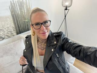 Lara-CumKitten - Sexe cam en vivo - 21467299