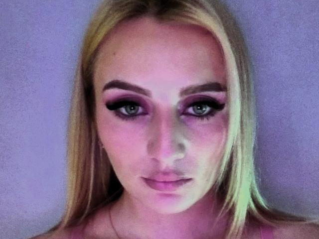 HesterBetta - Live porn &amp; sex cam - 21475401