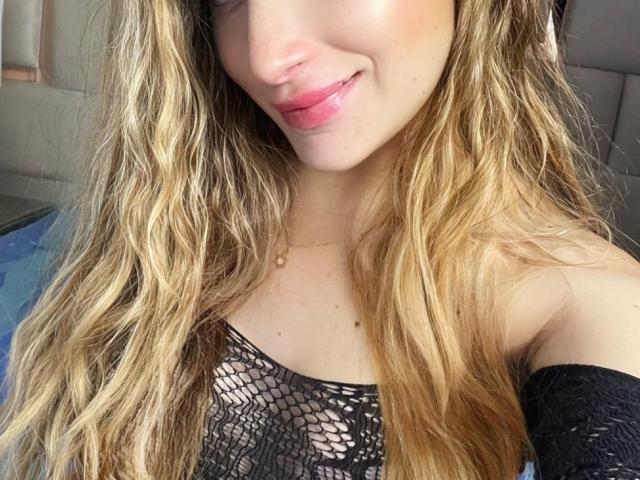 ArianaLu - Live porn &amp; sex cam - 21478889