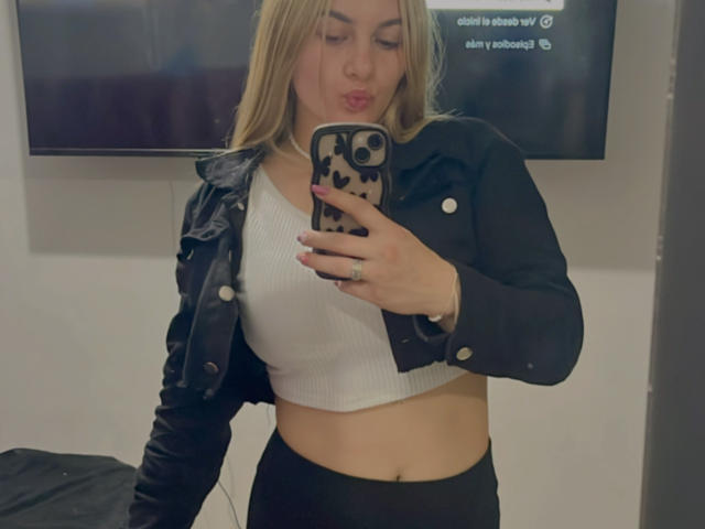 AtheneaRossi - Live sexe cam - 21490389