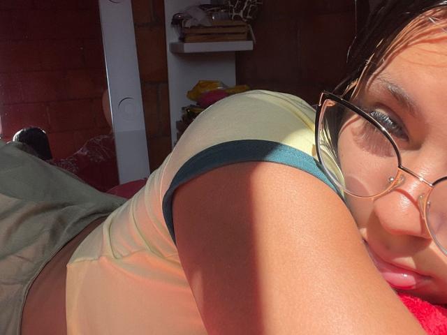 AlessiaFerry - Live sex cam - 21502581