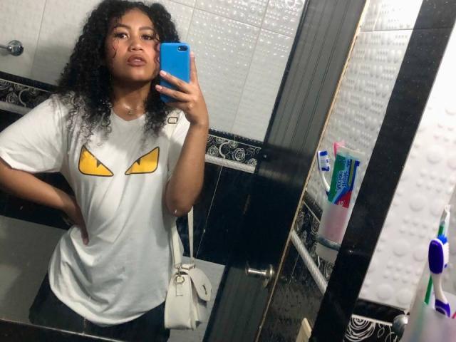 SophieSonyas - Live porn &amp; sex cam - 21507117