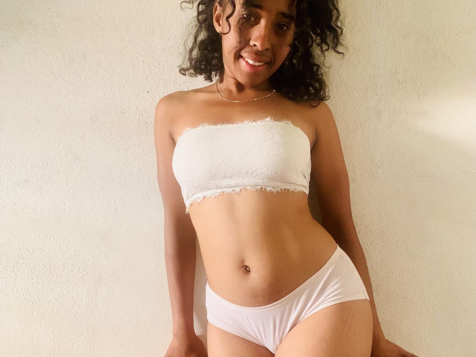 KittyHolms - Live sex cam - 21511161