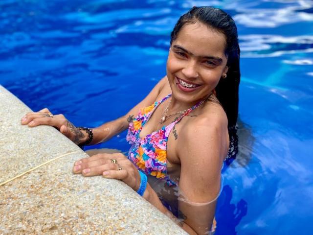 NikitaChaude - Live sex cam - 21513445
