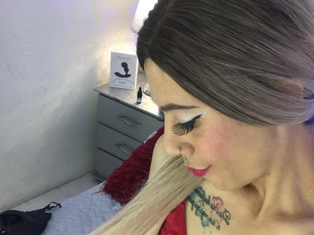DaniTenderhot - Live porn &amp; sex cam - 21521185