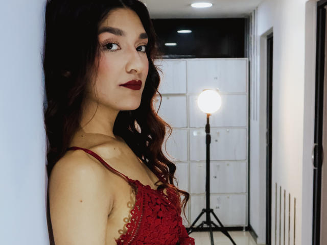ElyWhitee - Live sex cam - 21521501