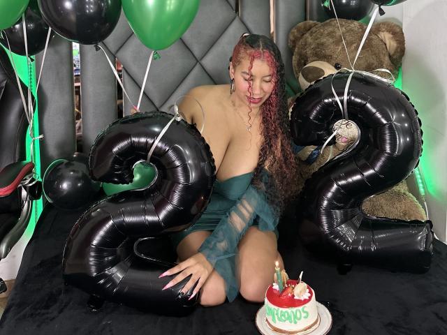 SerenaWillow - Live sex cam - 21529909