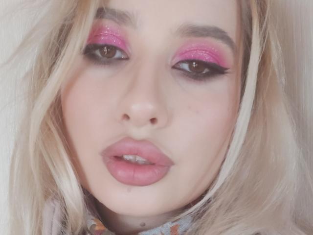 ElzaKomx - Live sexe cam - 21535897