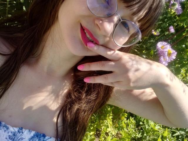 KiraGoldens - Live sex cam - 21541605