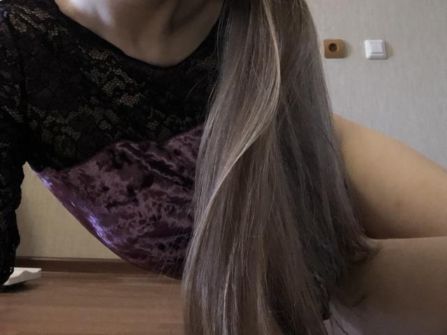 KiraGoldens - Live sex cam - 21542349