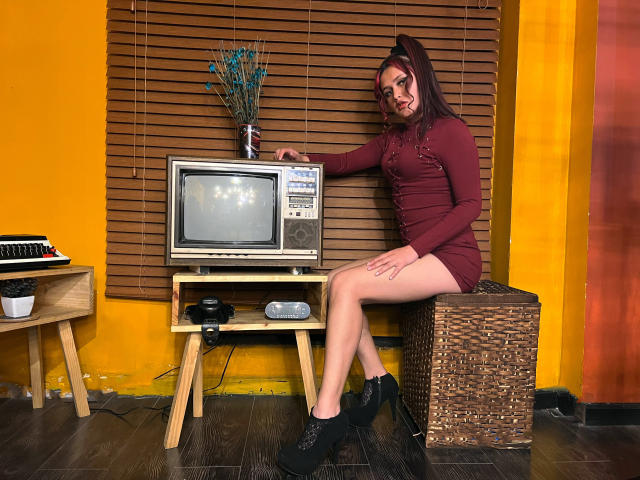 EmilyBella - Live porn &amp; sex cam - 21553597