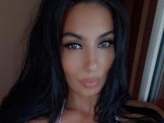 BrunetteBabe69 - Live Sex Cam - 21570065