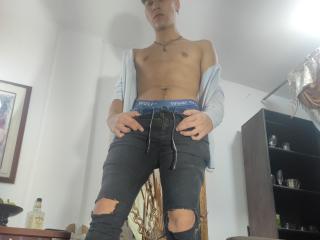 LaurentMiller - Live Sex Cam - 21570961