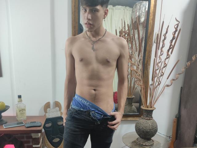 LaurentMiller - Live Sex Cam - 21570969