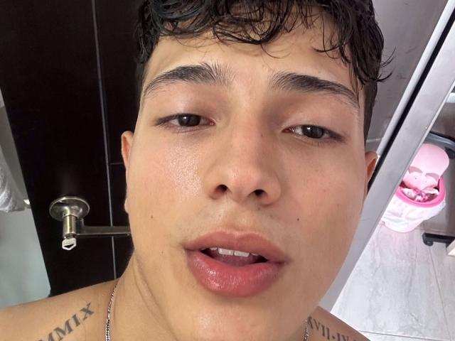 Lyaan - Live Sex Cam - 21575581