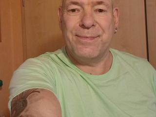 StrangerSixtySix - Live sex cam - 21578061
