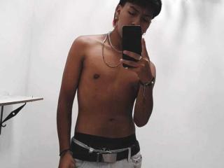 SebastianLeeymond - Live sex cam - 21585977