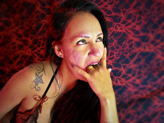 LailaCastillo - Élő pornó és szexkamera - 21594705