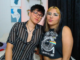 CamilleAndSophie - Live sex cam - 21600477