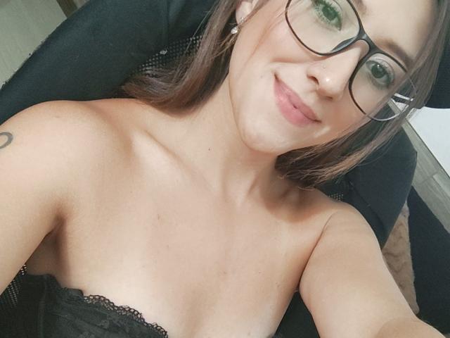 MiaGarcia - Live porn &amp; sex cam - 21601229