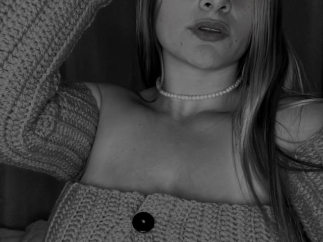 AtheneaRossi - Live sex cam - 21603681