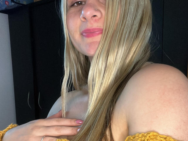 AtheneaRossi - Live porn &amp; sex cam - 21603709