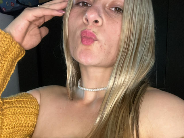 AtheneaRossi - Live sex cam - 21603725