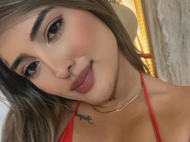 MaeCollins - Live porn &amp; sex cam - 21604785