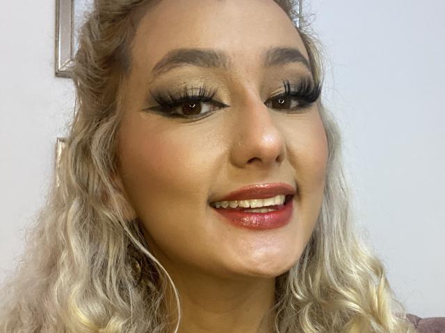 FloraSaenz - Live sex cam - 21604993