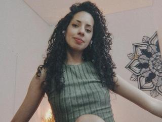 MoniqueCurlz - Live sex cam - 21614145