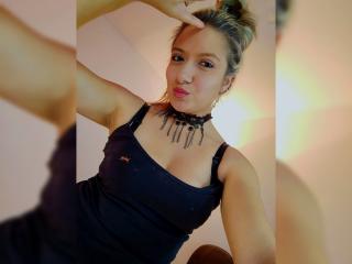 ValeriaHunter69 - Live sex cam - 21617061