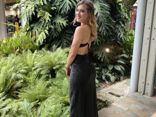 AdelaLaurent - Live porn &amp; sex cam - 21618909