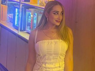 ArianaLu - Live porn & sex cam - 21623281
