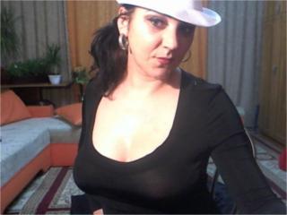 TheaFantasy - online chat hot with this trimmed pussy Gorgeous lady 