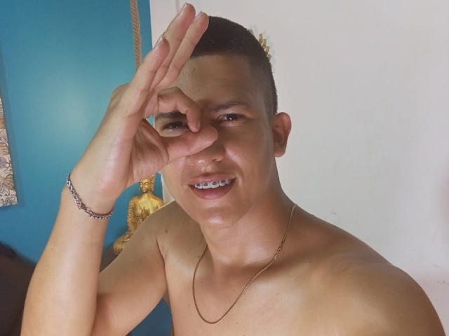 MrMikeCharless - Live sex cam - 21641393
