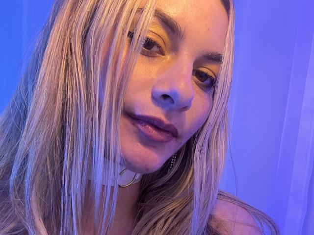 AtheneaRossi - Live porn &amp; sex cam - 21641449