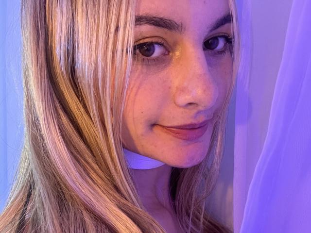 AtheneaRossi - Live sexe cam - 21641489