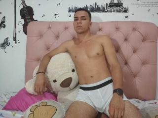 AndresGriego - Live Sex Cam - 21643637