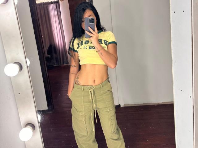 AlessiaFerry - Live sex cam - 21647769