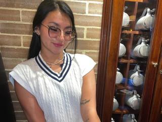 AlessiaFerry - Live porn &amp; sex cam - 21648137