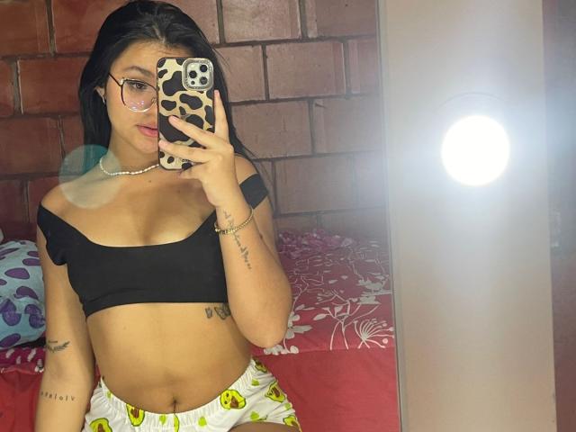 AlessiaFerry - Live sex cam - 21648161