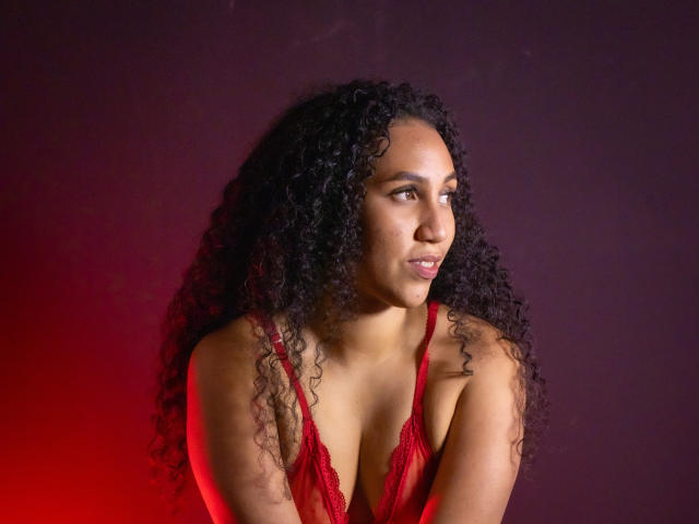 ZarayBloom - Live sex cam - 21674657