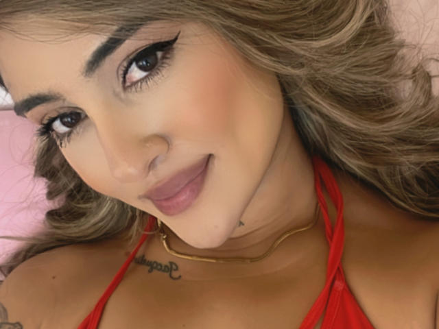 MaeCollins - Live porn &amp; sex cam - 21680233