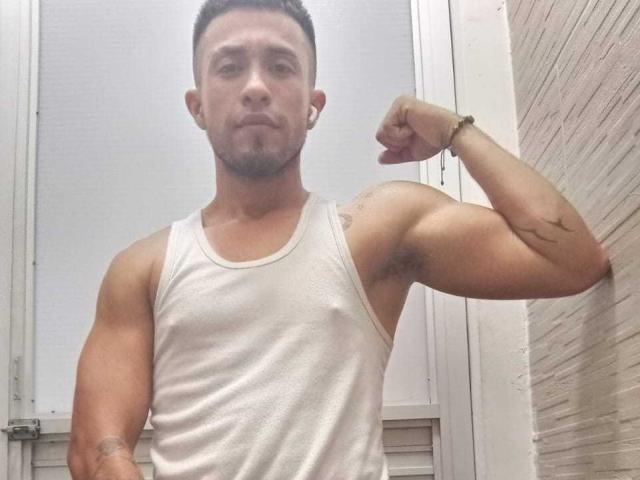 DanteFoxy69 - Live sex cam - 21690585