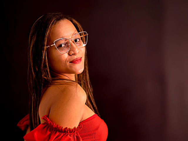 EmiliaChristophe - Live sexe cam - 21693333