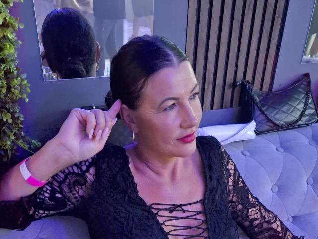 FrancaiseAnnaDom - Sexe cam en vivo - 21695229