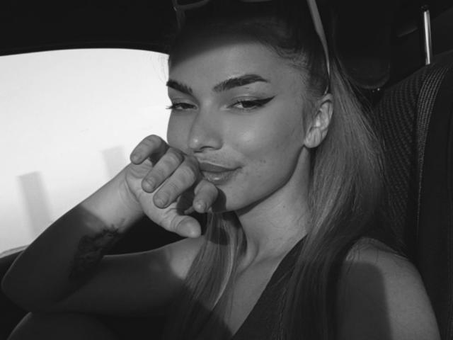 IngridI - Live sex cam - 21703085