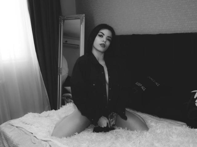 RinaQueenie - Live sex cam - 21704285