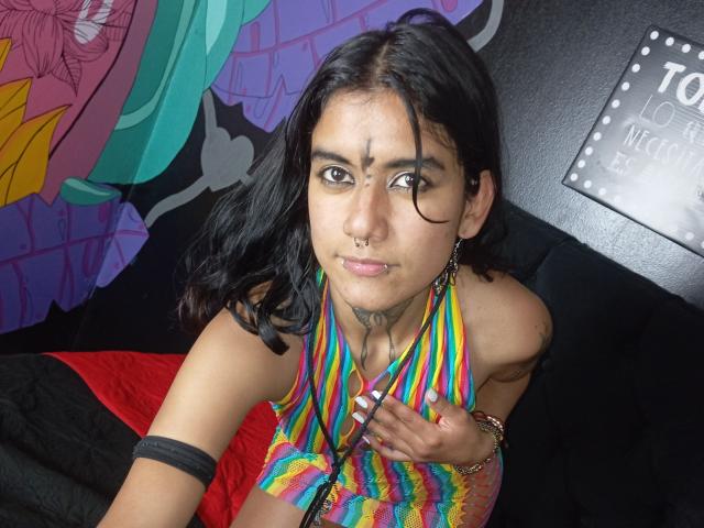 MeganHonney - Live sex cam - 21707293