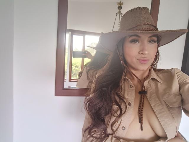 PaulettSmith - Live porn &amp; sex cam - 21711525